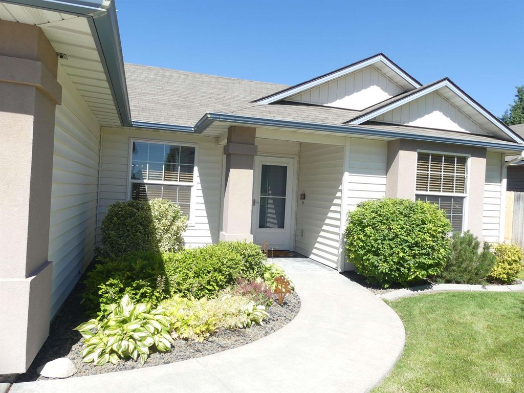 Photo of 17767 Monarch Way, Nampa, ID 83687 (MLS # 98990449)