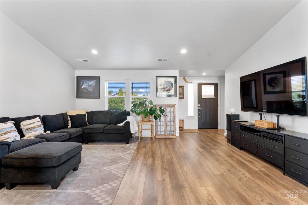 Photo of 6819 S Maverick Way, Boise, ID 83709 (MLS # 98984655)