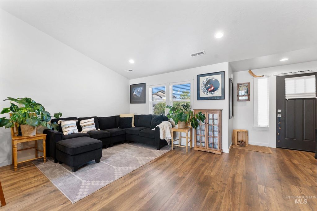 Photo of 6819 S Maverick Way, Boise, ID 83709 (MLS # 98984655)
