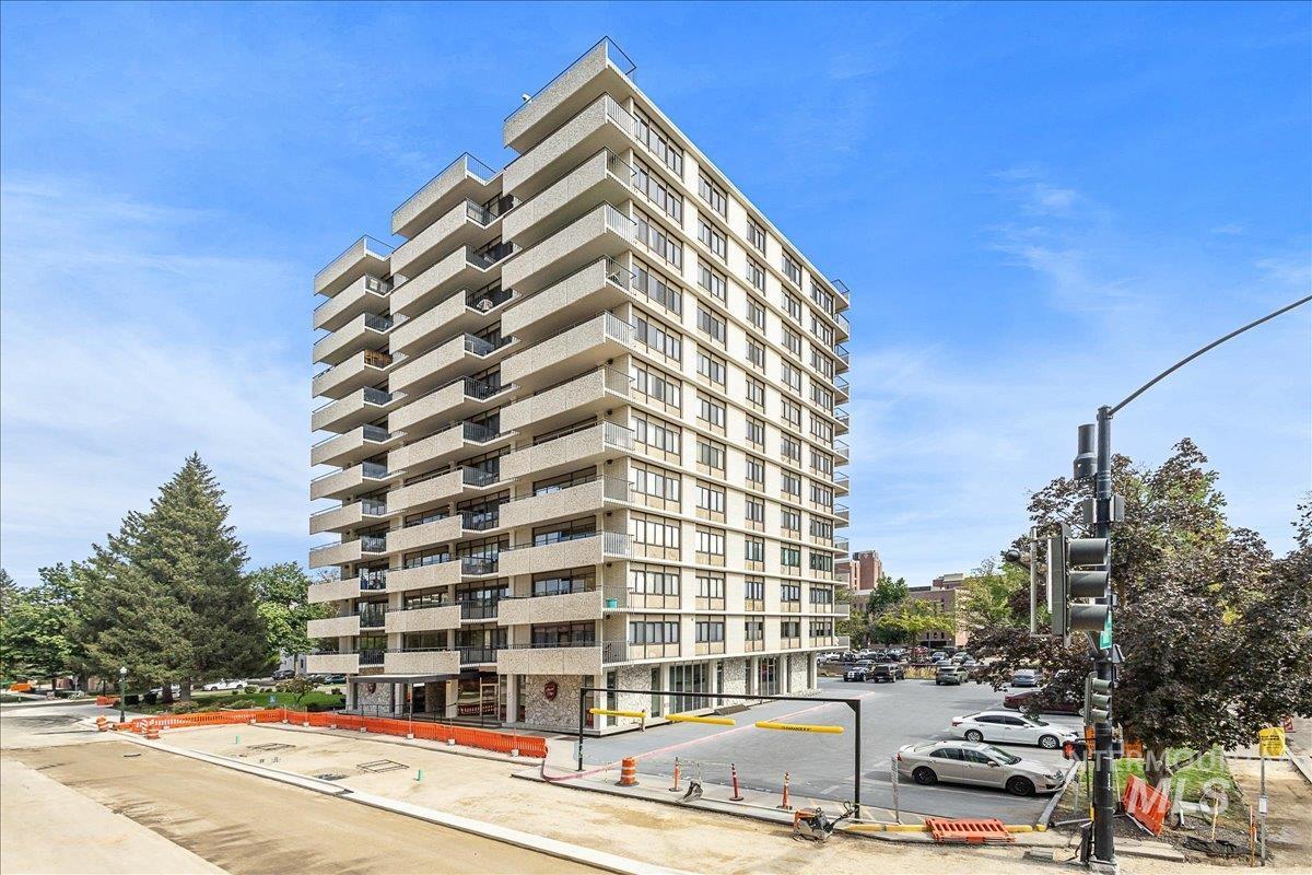 View of apartment building / complex