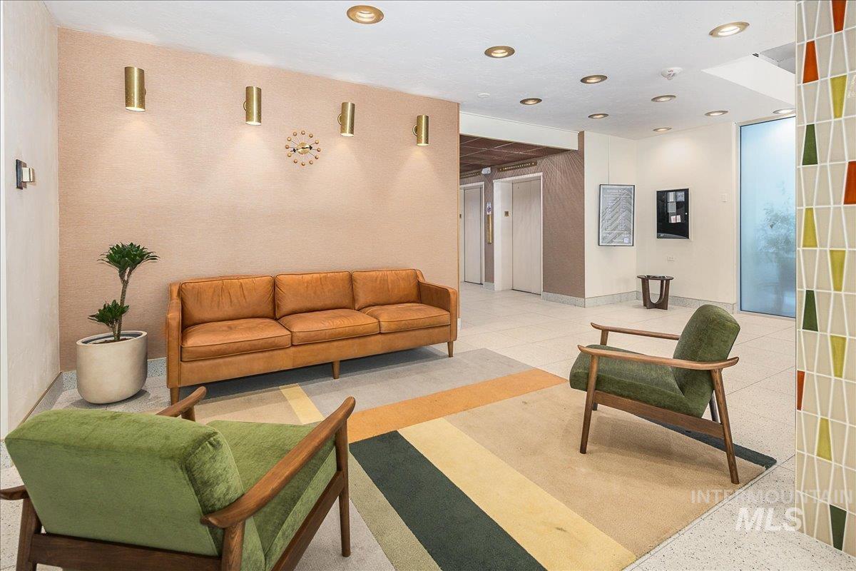 Community lobby with recessed lighting