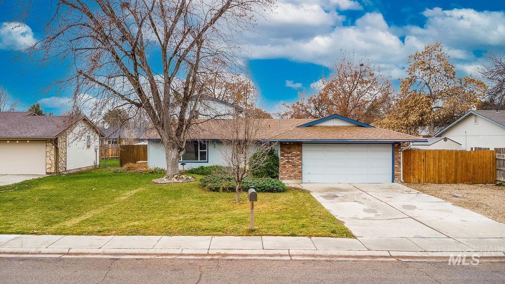 Photo of 3577 N Jullion St, Boise, ID 83704 (MLS # 98969477)