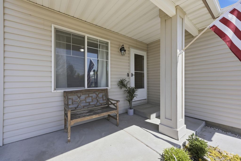 Photo of 3700 E Sandyford Ave, Nampa, ID 83686 (MLS # 98983793)