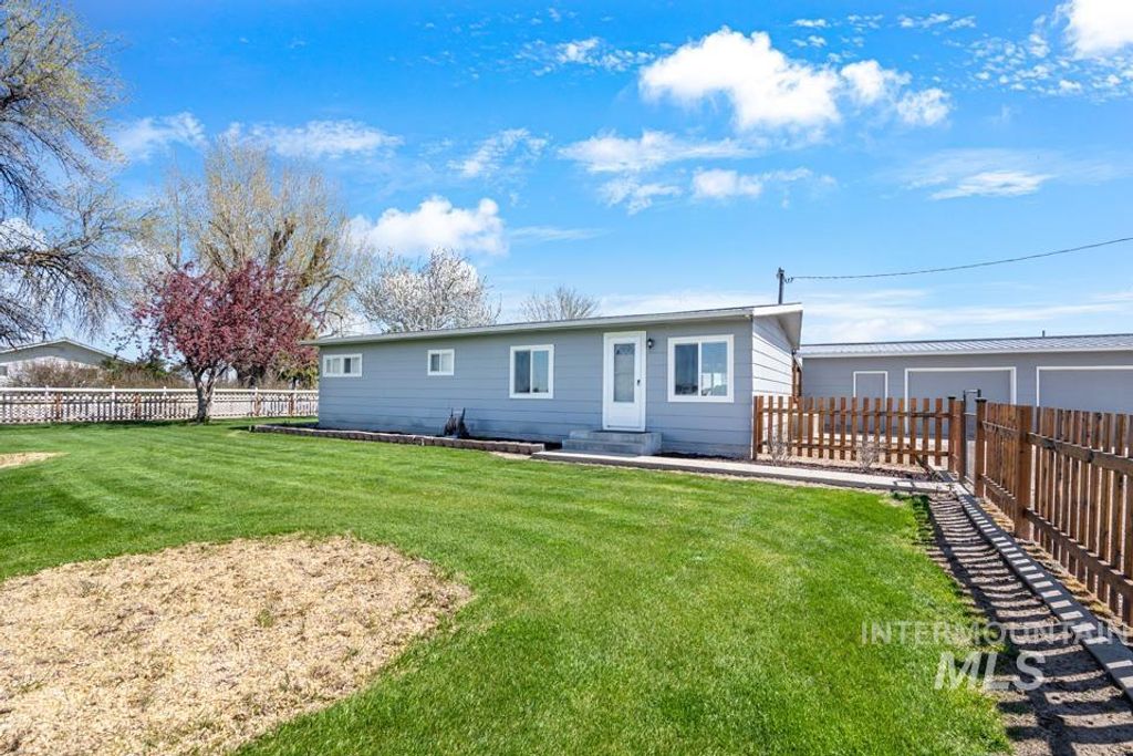 Photo of 7242 Boise Rd, Fruitland, ID 83619 (MLS # 98973421)