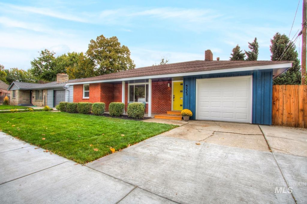 Photo of 4223 W Camas St, Boise, ID 83705 (MLS # 98982448)