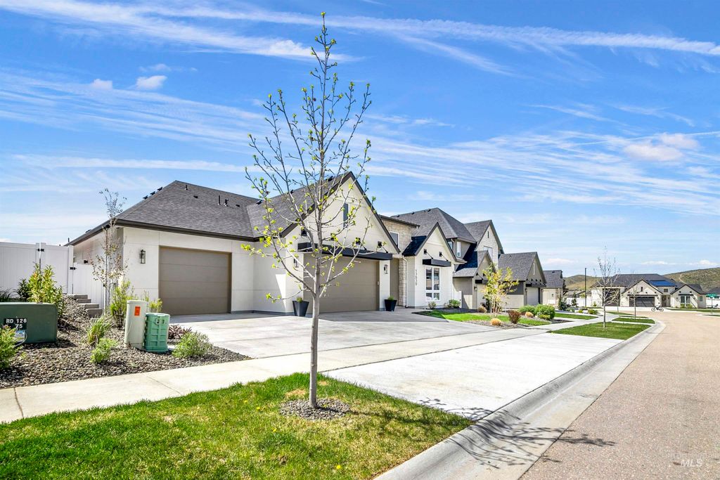 Photo of 13639 N Ruffed Grouse Way, Boise, ID 83714 (MLS # 98983218)