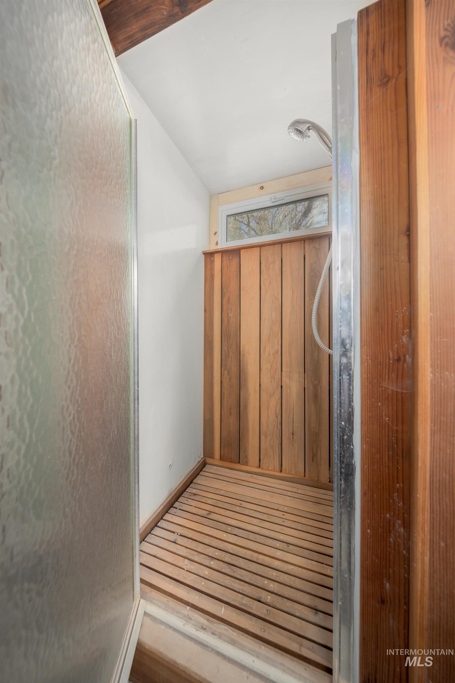 Detailed view of baseboards