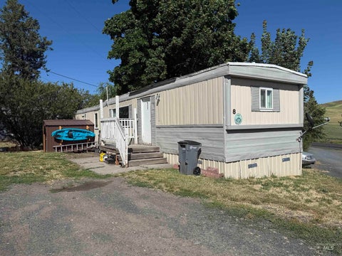 Photo of 1000 Granite Heights Loop #8, Moscow, ID 83843 (MLS # 98993301)
