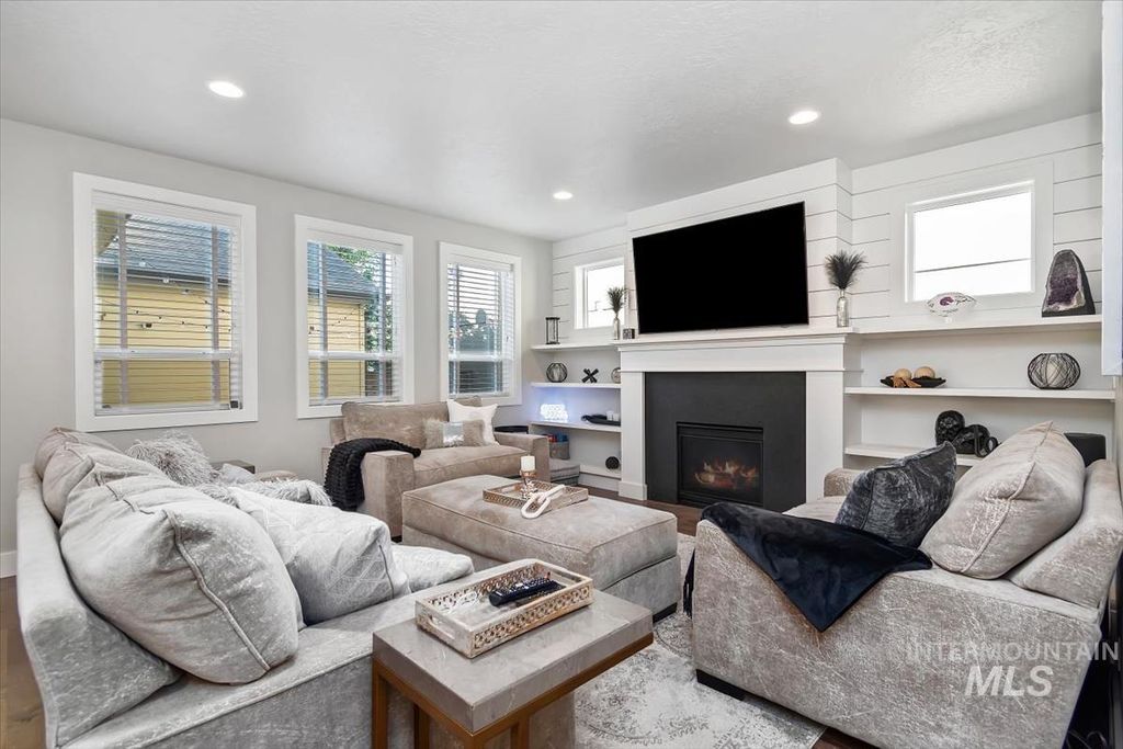 Photo of 3042 S Shadywood Way, Boise, ID 83716 (MLS # 98985445)