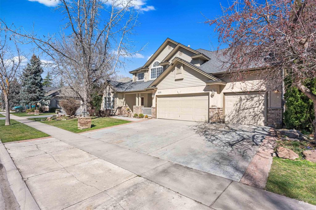 Photo of 1428 S Island Glenn Way, Eagle, ID 83616 (MLS # 98978615)