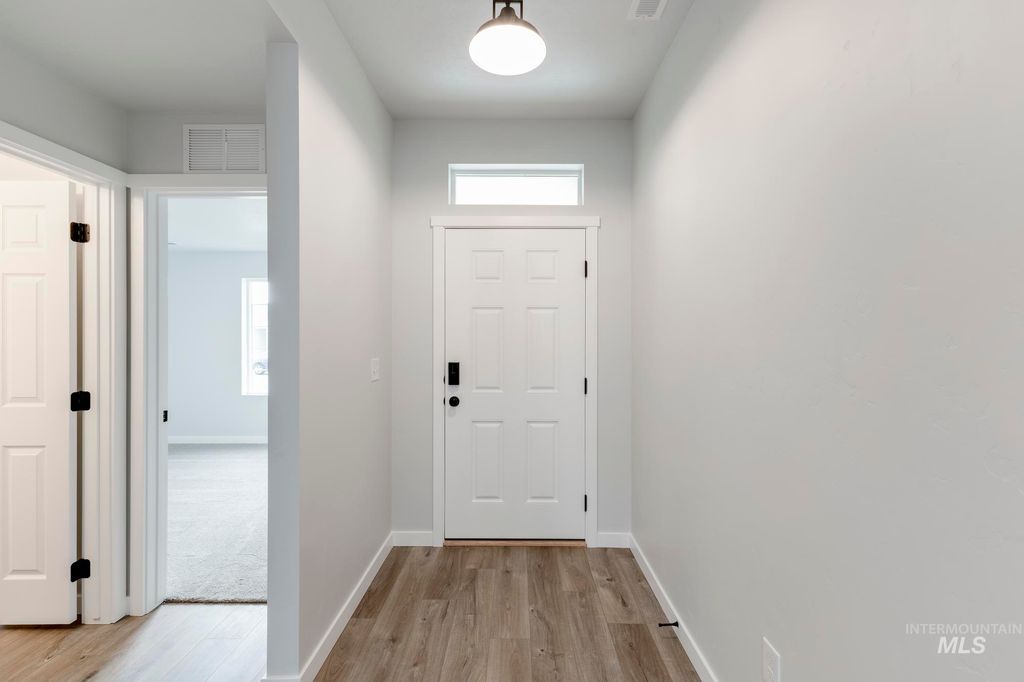 Photo of 3878 E Syracuse St, Nampa, ID 83686 (MLS # 98965351)