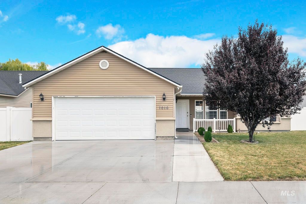 Photo of 1016 Arrow Wood Ct, Twin Falls, ID 83301 (MLS # 98970899)