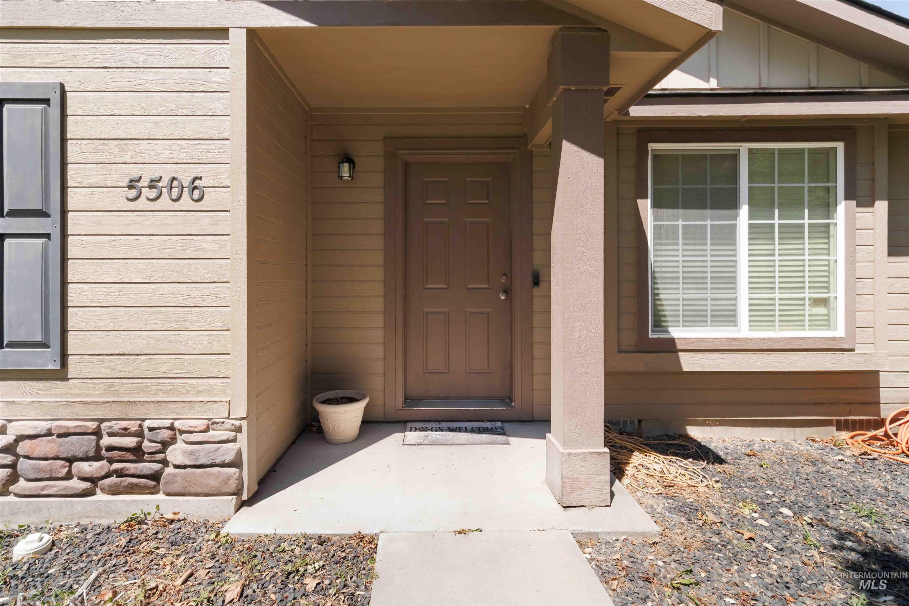 5506 S Pepperview Way