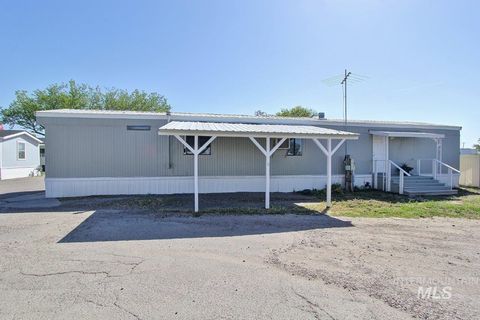 Photo of 604 Mallard Dr #52, Ontario, OR 97914 (MLS # 98989305)