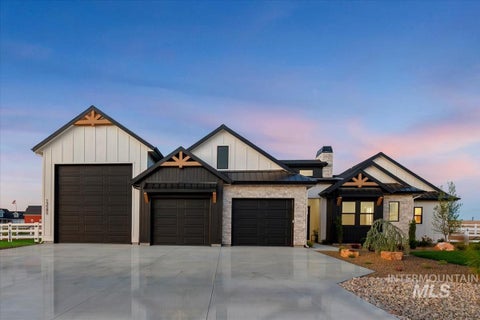 Photo of 13585 Centerland Dr, Caldwell, ID 83607 (MLS # 98989799)