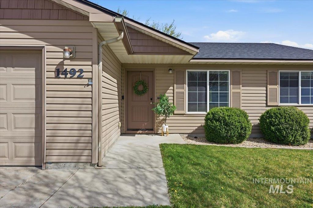 Photo of 1492 S Kodiak Bear Pl, Kuna, ID 83634 (MLS # 98981105)