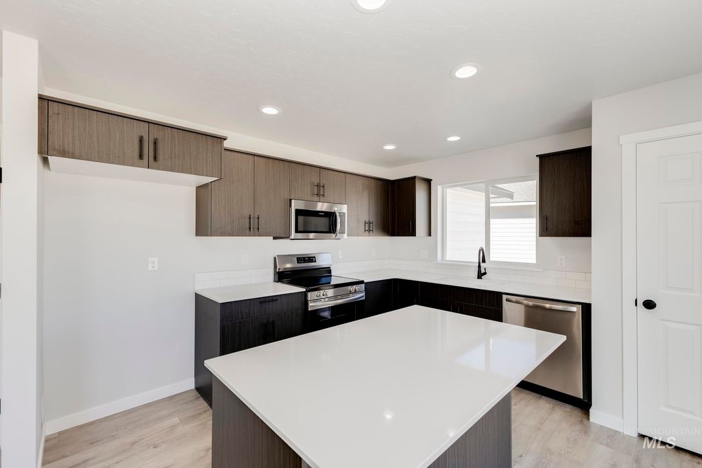 Photo of 18417 N Trumpet Lily Ave, Nampa, ID 83687 (MLS # 98969294)