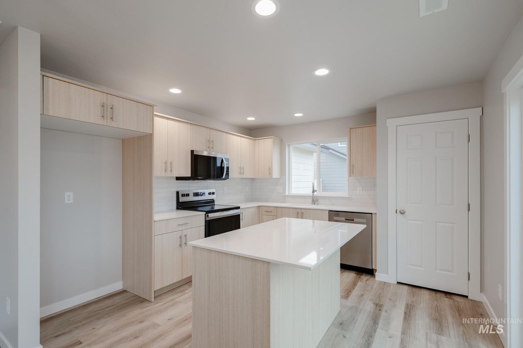 Photo of 18417 N Trumpet Lily Ave, Nampa, ID 83687 (MLS # 98969294)