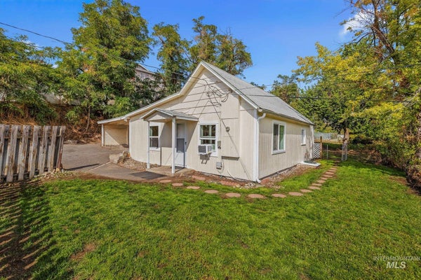 702 22ND AVE, CLARKSTON, WA 99403 - Image dd10ecac2dc100c23ea376d3ce5a3388/742844211