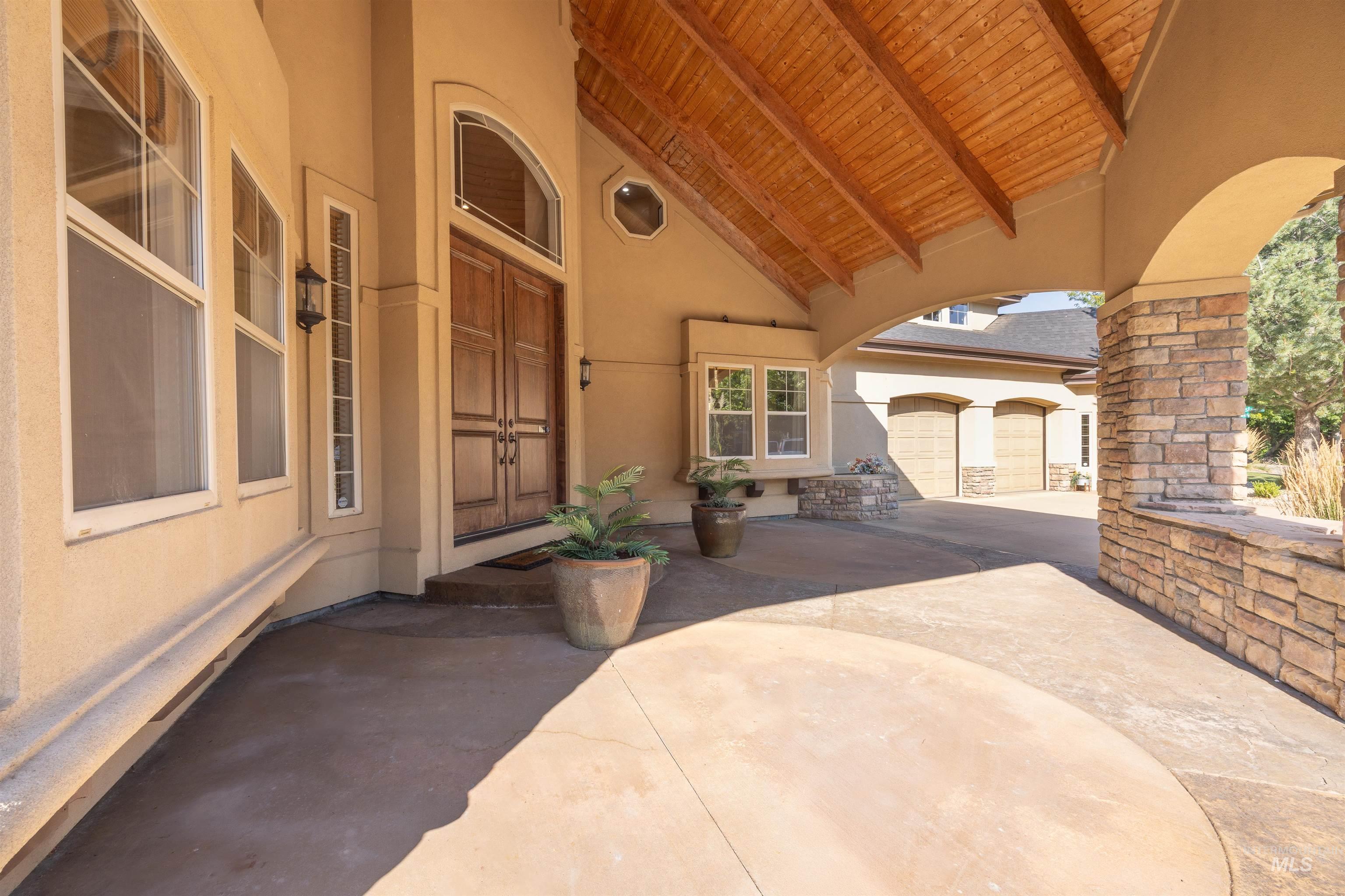 1139 S Island Glenn Way