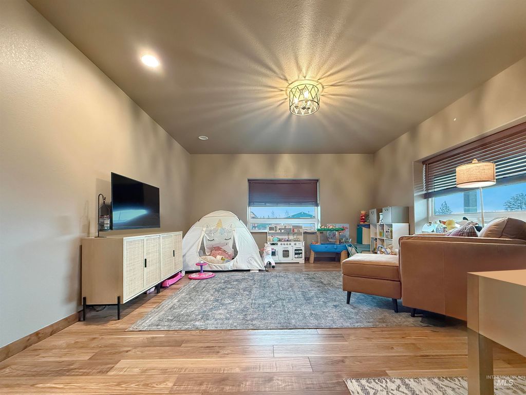 Photo of 1030 Tempest Lane, Viola, ID 83872 (MLS # 98968830)