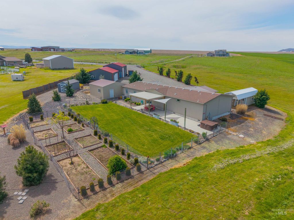 Photo of 1555 Amity Lane, Clarkston, WA 99403 (MLS # 98983466)