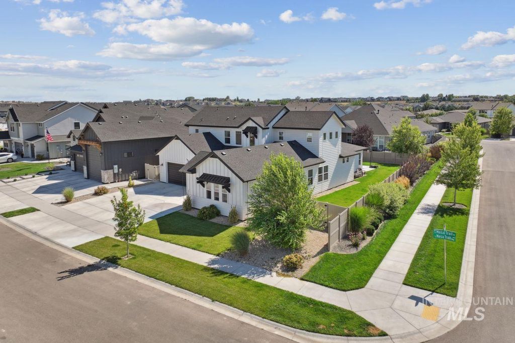 Photo of 5379 S Mesa Trail Pl, Meridian, ID 83642 (MLS # 98967449)