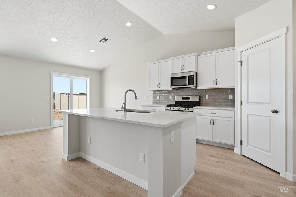 Photo of 10171 Bellevue Ridge St, Nampa, ID 83687 (MLS # 98994396)