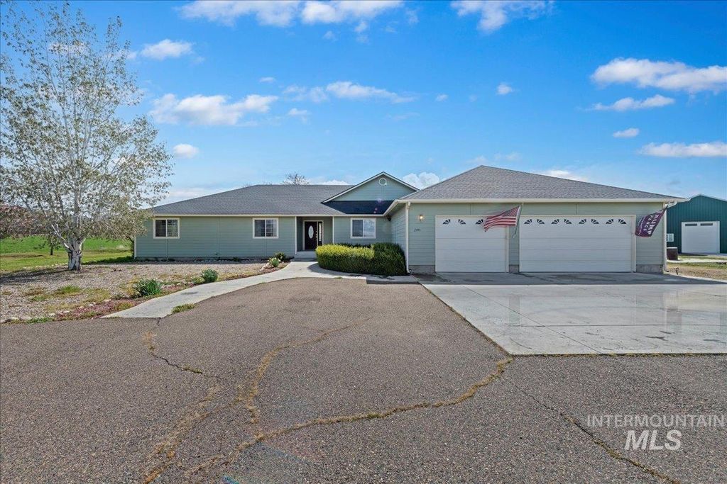 Photo of 2393 Ne 21st St, Payette, ID 83661 (MLS # 98980707)