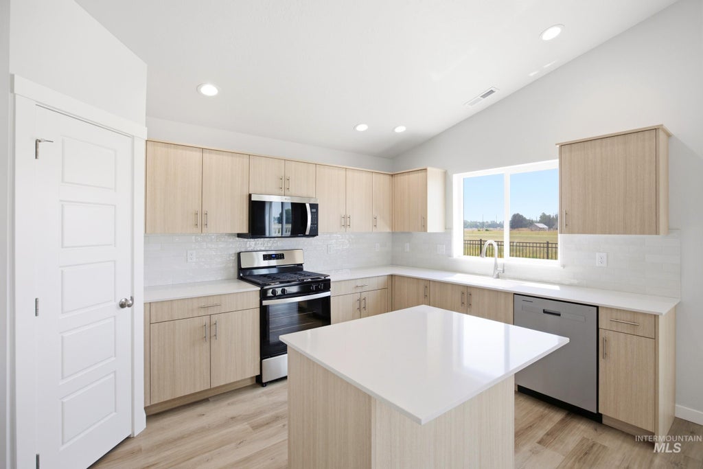 Photo of 18406 N Calla Lily Ave, Nampa, ID 83687 (MLS # 99002843)