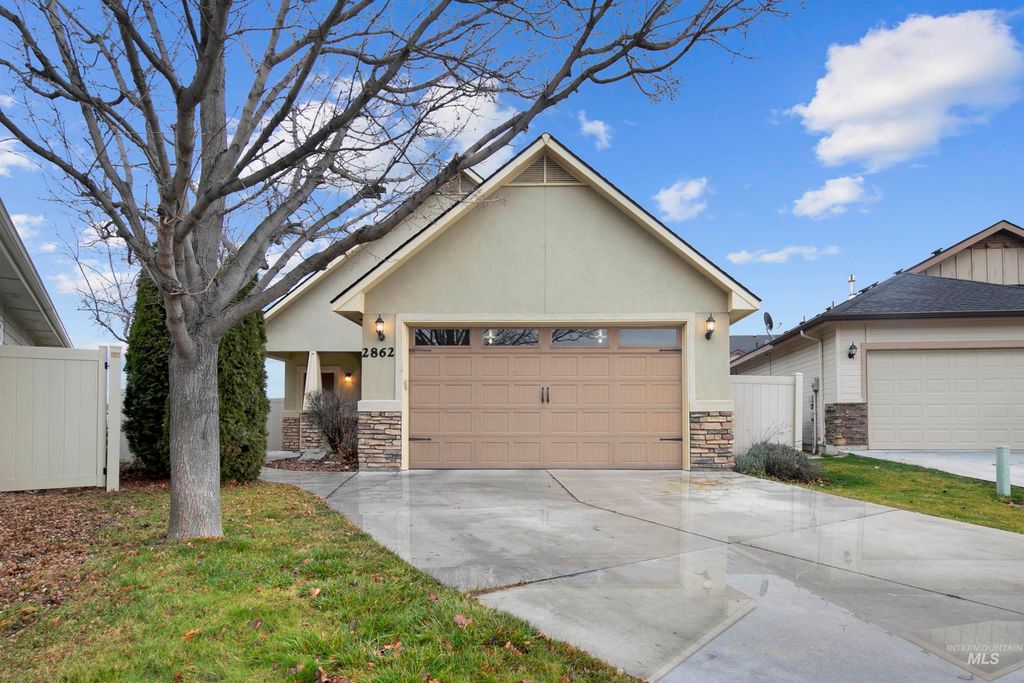 Photo of 2862 N Vallin Ave, Meridian, ID 83616 (MLS # 98971321)