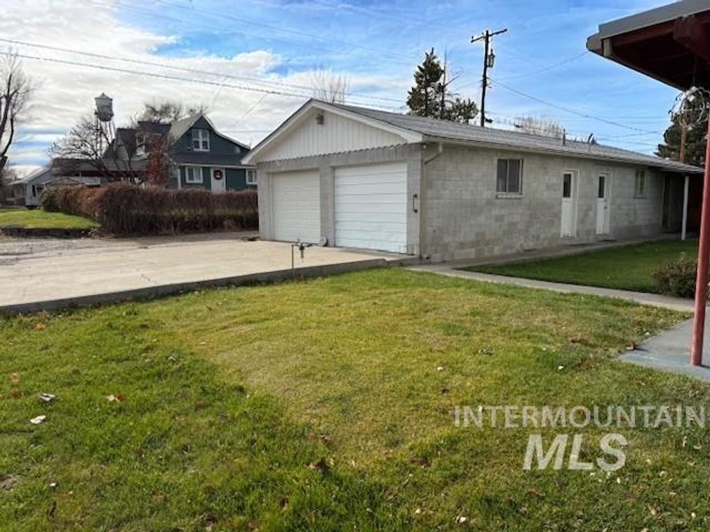 Photo of 65 E Arthur Ave, Glenns Ferry, ID 83623 (MLS # 98967782)