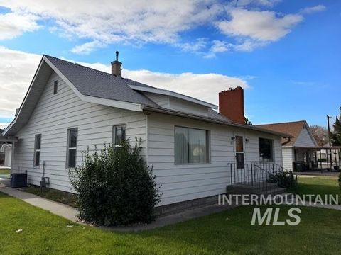 Photo of 65 E Arthur Ave, Glenns Ferry, ID 83623 (MLS # 98967782)
