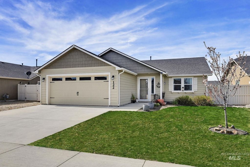 Photo of 122 Concourse Ave, Caldwell, ID 83605 (MLS # 98979895)