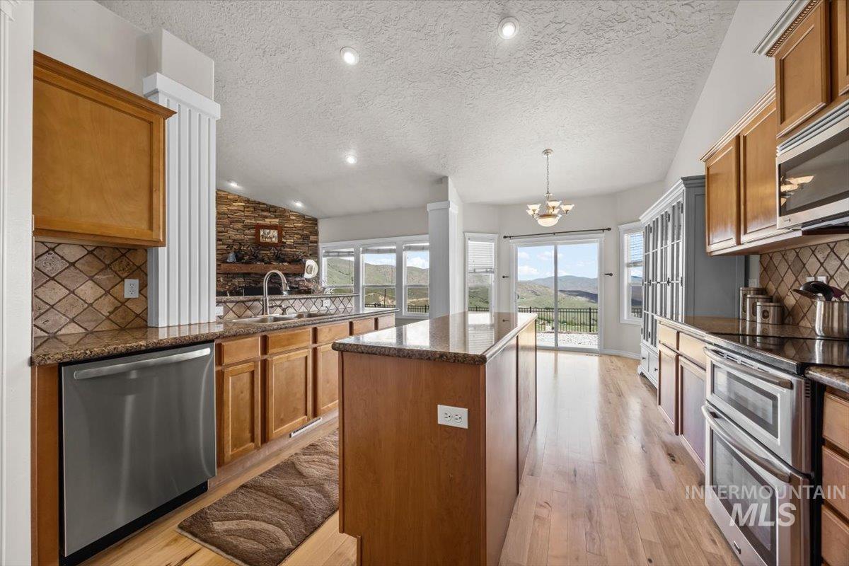 Horseshoe Bend, Idaho 83629, United States, 3 Bedrooms Bedrooms, ,3 BathroomsBathrooms,Residential,Active,227549