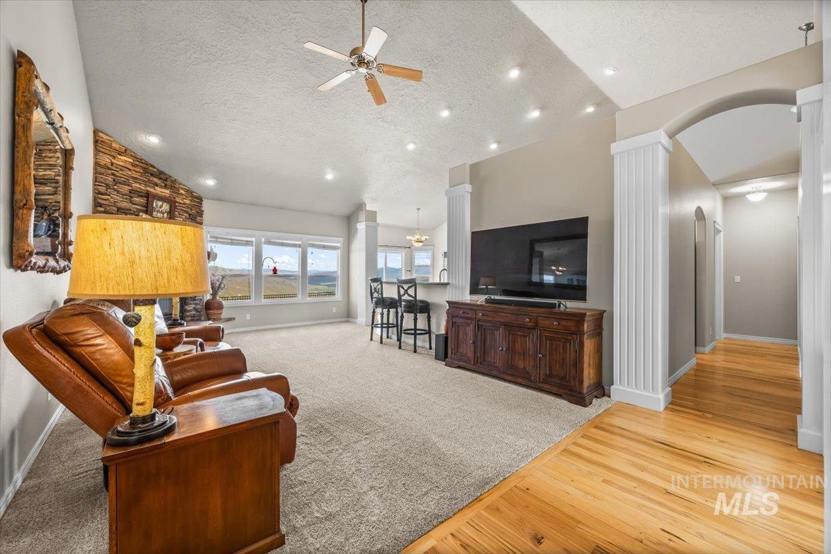 Horseshoe Bend, Idaho 83629, United States, 3 Bedrooms Bedrooms, ,3 BathroomsBathrooms,Residential,Active,227549