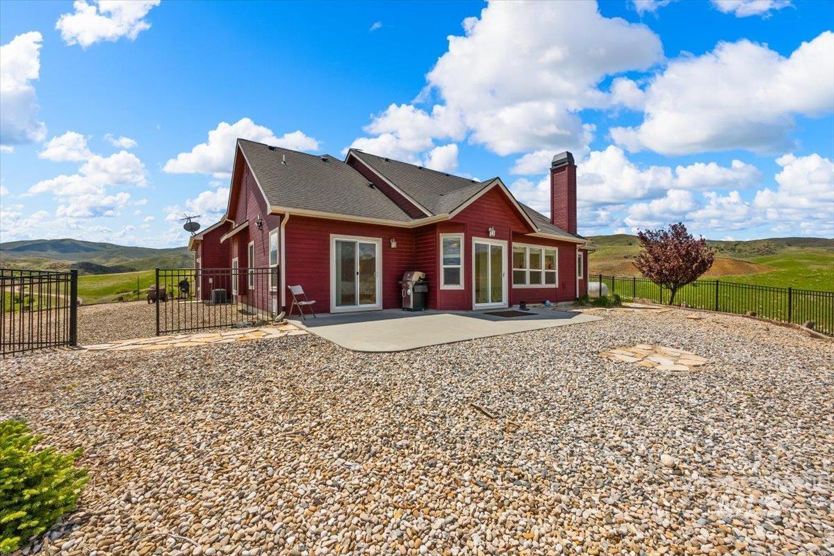 Horseshoe Bend, Idaho 83629, United States, 3 Bedrooms Bedrooms, ,3 BathroomsBathrooms,Residential,Active,227549