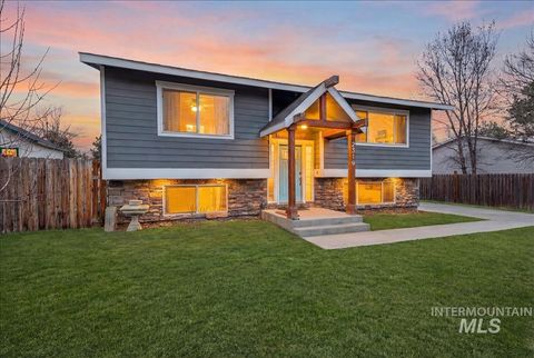 Photo of 2319 Polk St, Caldwell, ID 83605 (MLS # 98976217)