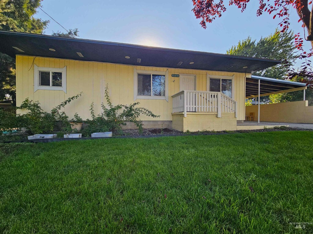 Photo of 713 Airway Ave, Lewiston, ID 83501 (MLS # 98997140)