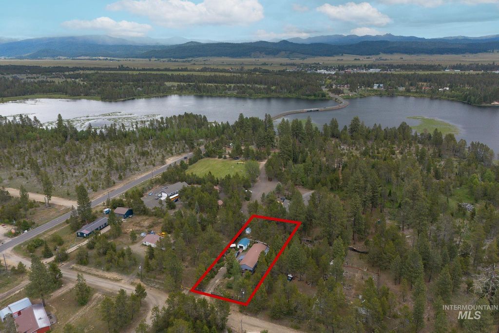 Photo of 13122 Tucker Rd, Donnelly, ID 83615 (MLS # 98990095)