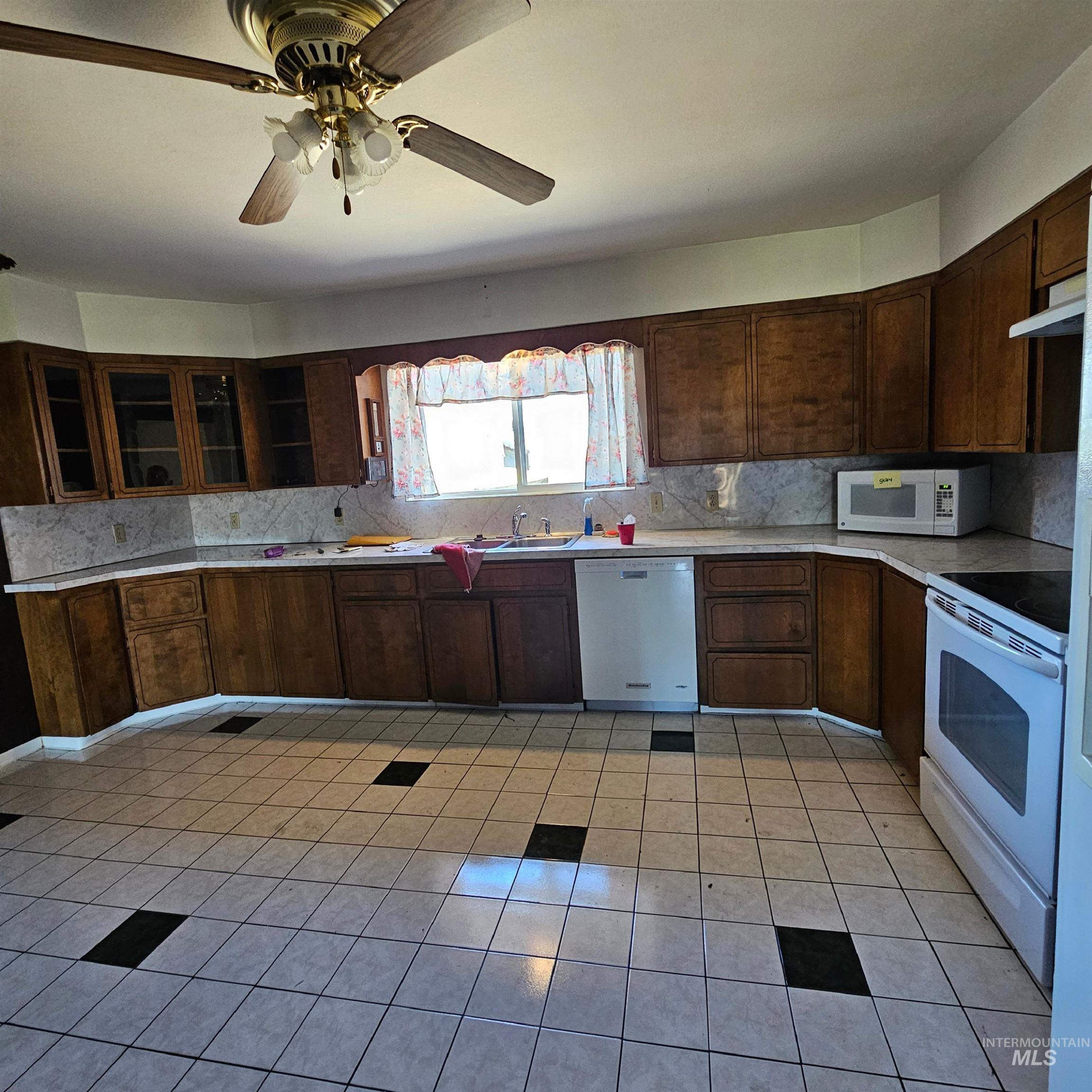 1034 Greencreek Road