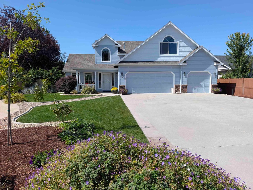 Photo of 3389 N Yellow Peak Ave, Meridian, ID 83646 (MLS # 99000782)