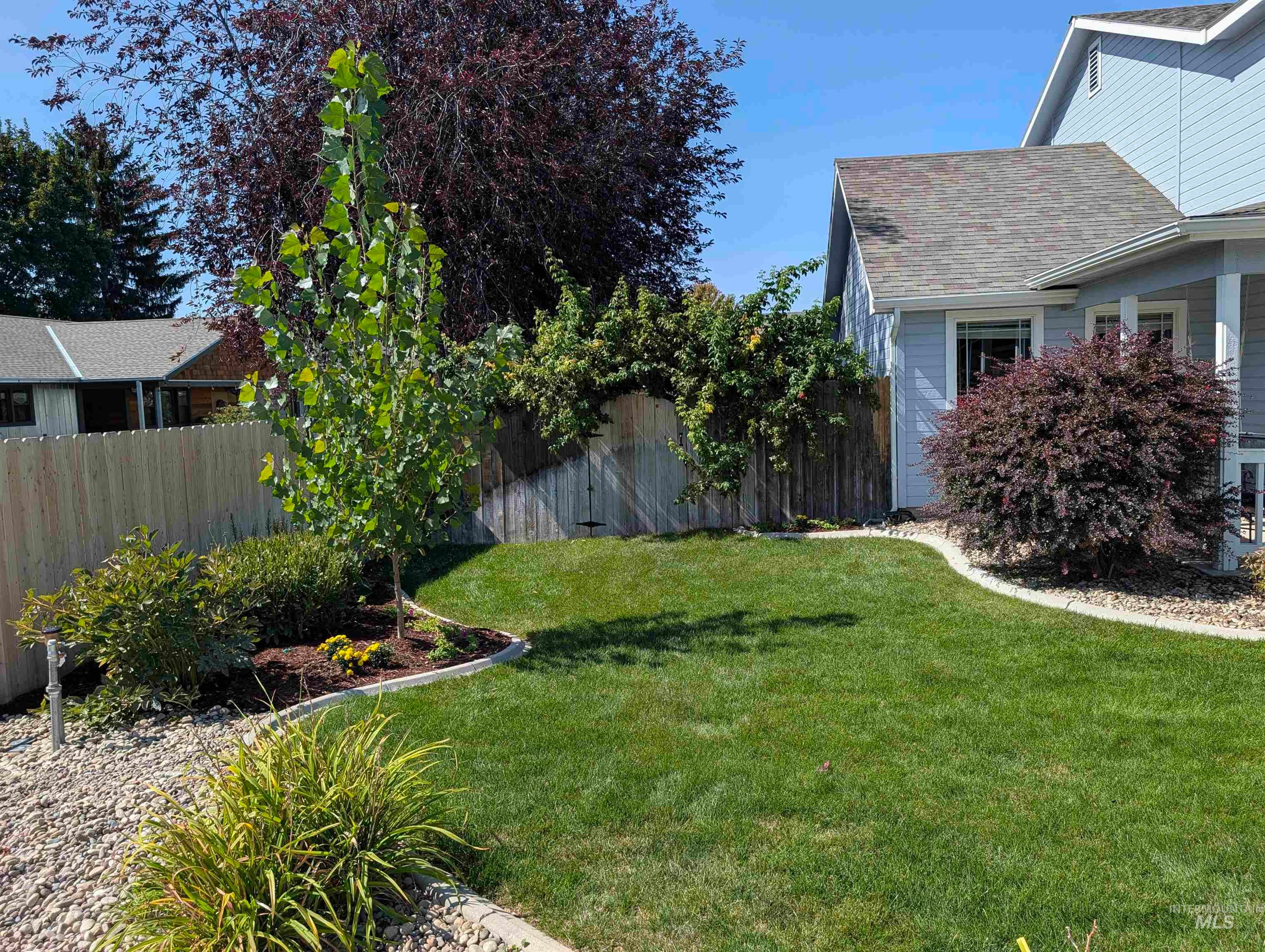 3389 N Yellow Peak