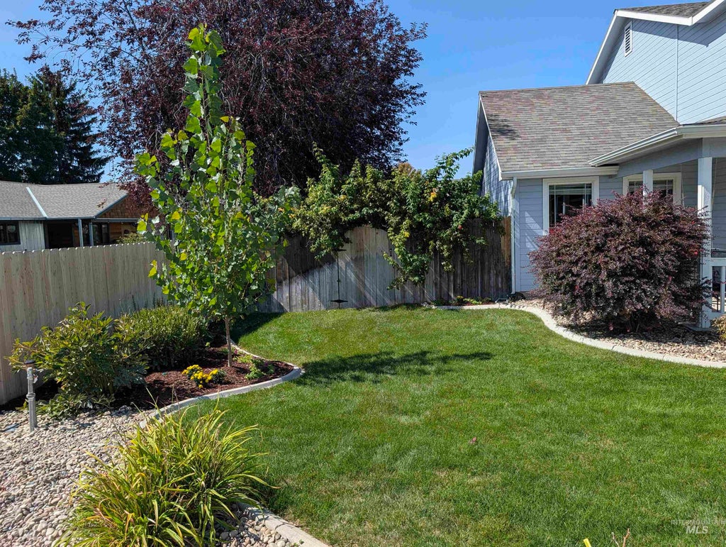 Photo of 3389 N Yellow Peak Ave, Meridian, ID 83646 (MLS # 99000782)