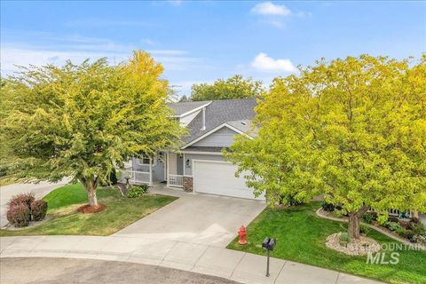 Photo of 1382 N Delaney Way, Meridian, ID 83642 (MLS # 98962743)