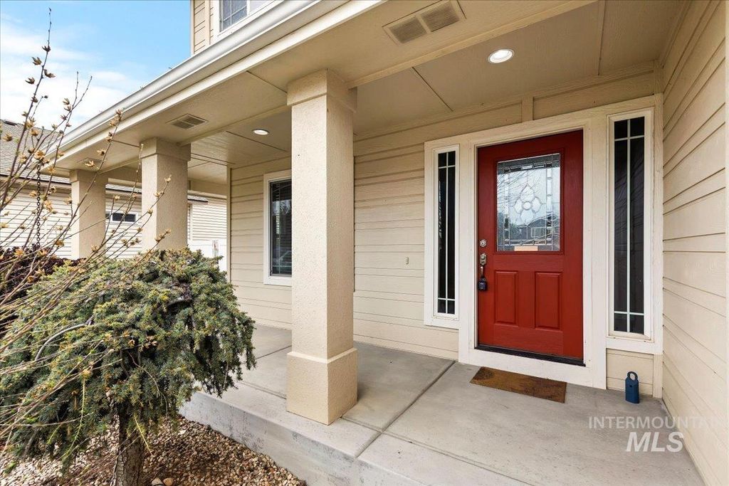 Photo of 2208 S Alaska Way, Meridian, ID 83642 (MLS # 98980397)