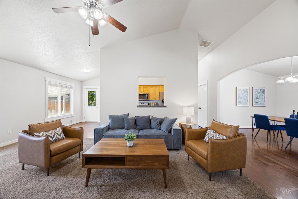 Photo of 409 N Summerwind Dr, Nampa, ID 83651 (MLS # 98963747)