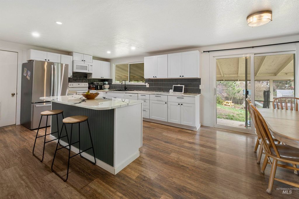 Photo of 604 Line St, Deary, ID 83823 (MLS # 98980644)