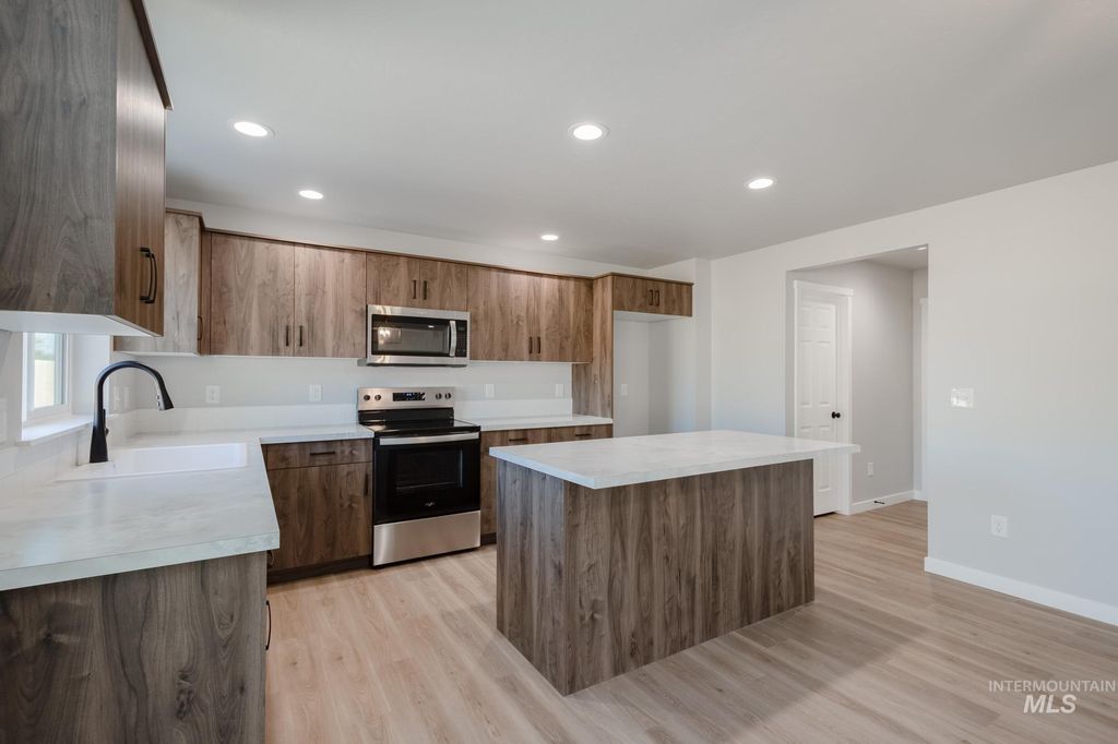 Photo of 1120 Woods Bog Ct, Middleton, ID 83644 (MLS # 98964542)