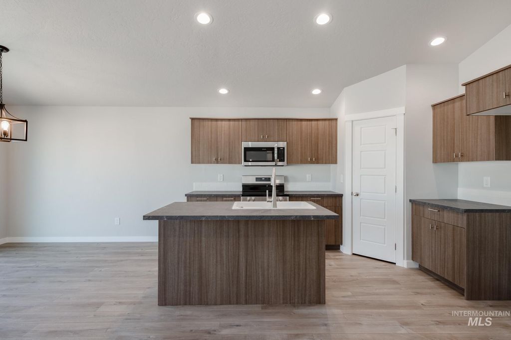 Photo of 7071 E Shields Dr, Nampa, ID 83687 (MLS # 98979342)